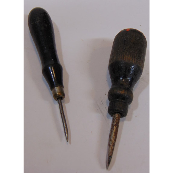 4 Sewing Machine Tools Stiletto Needle Screwdriver Early Antique Metal Wood - Picture 5 of 9